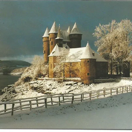 Chateau De Val Апартаменты *