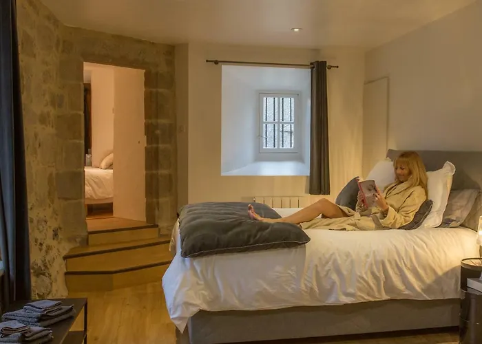 Chateau De Val Lanobre