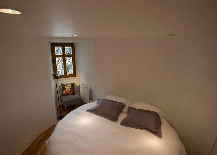 Chateau De Val * Lanobre